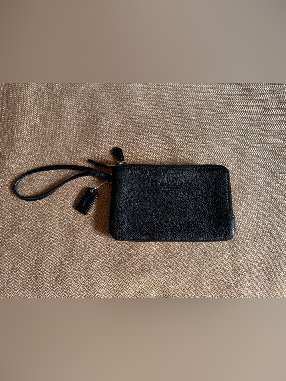 Coach Double Corner Zip Wristlet Black Pebble Leather # F66505